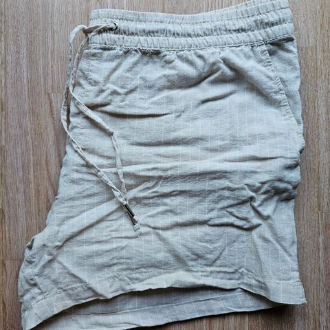 Kort shorts fra H&M LOGG str 44