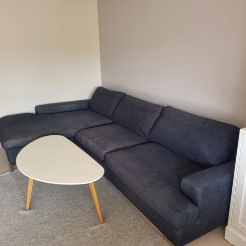 Stor sofa med bred sjeselong / daybed / hjørnesofa