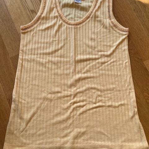 Ribbestrikket singlet/topp i gult, str. 38/40