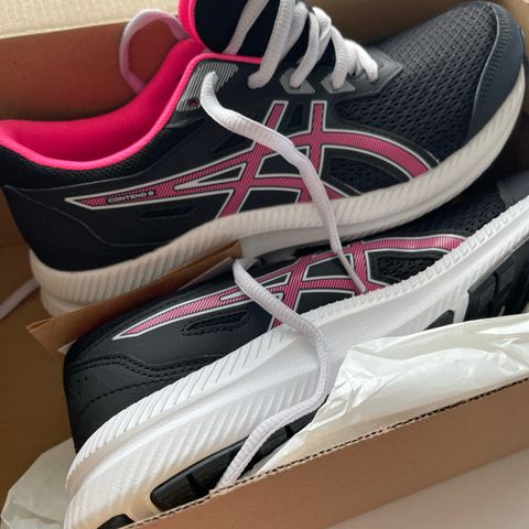 Asics str 37