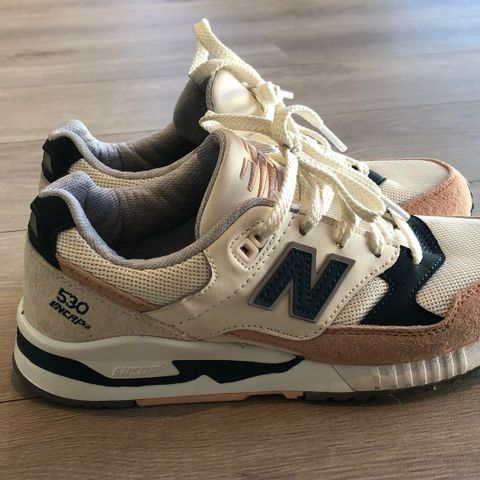 New balance sneakers til dame selges rimelig