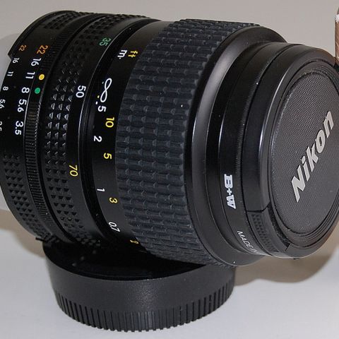 Nikon Zoom Nikkor 35-70/3.5-4.8 linse, B+W 52E 010 1x Filter