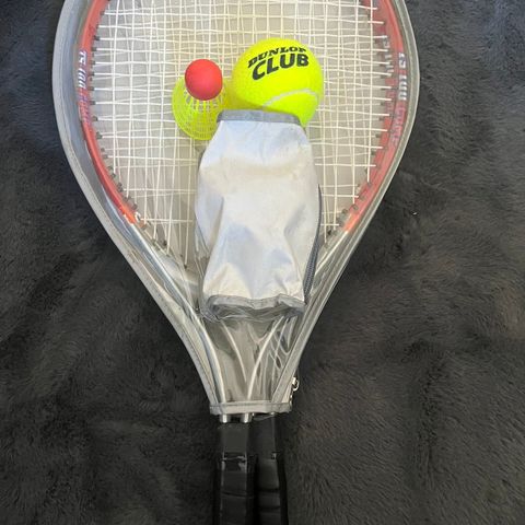 Tennisracket (nesten ny)