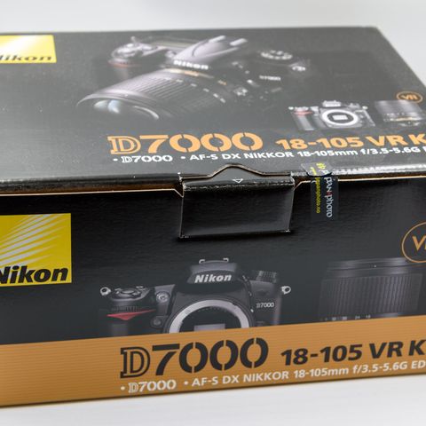 Nikon D7000 kit med 18-105VR + MB-D11 - kun 6188 eksponeringer