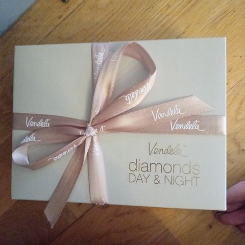 Vendela Diamonds Day and night selges billig.uåpnetny