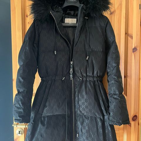 Fin Michael Kors Parkas selges!