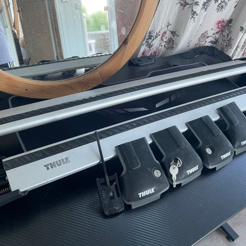 Thule Wingbar Edge Takstativ