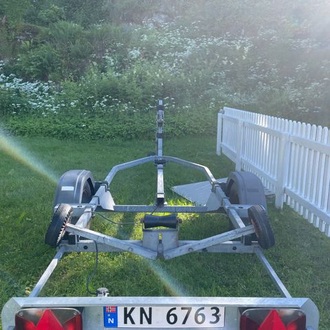 BÅTHENGER TYSSE 2007 MODELL NYTTELAST 585 KG KR 8900.-