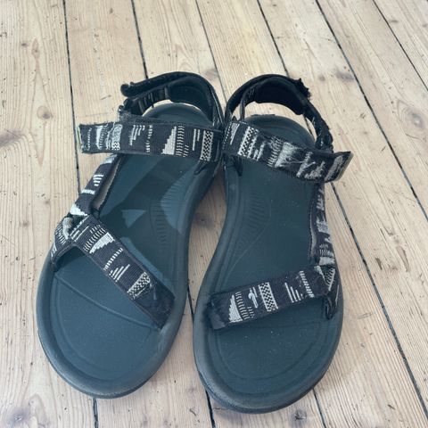 Teva sandaler i 38