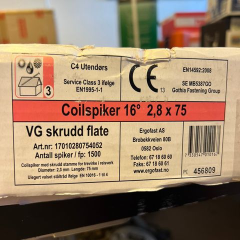 En boks med Coilspiker 16° 2,8x75