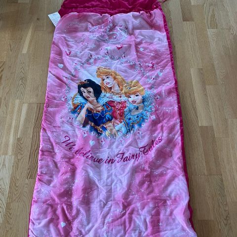Sovepose/teppepose med prinsessemotiv