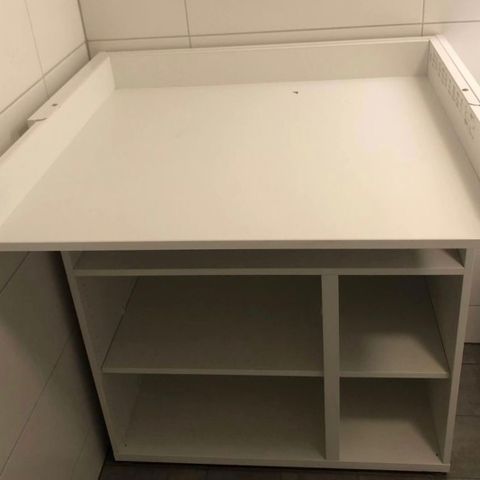 Småstad stellebord fra IKEA