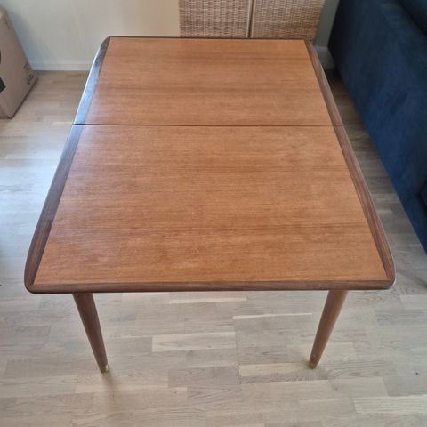 Retro spisebord i teak