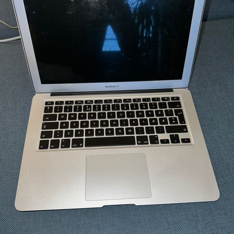 MacBook Air (13-inch, Early 2015)