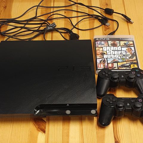 Playstation 3 slim med GTA5 og 2 kontrollere