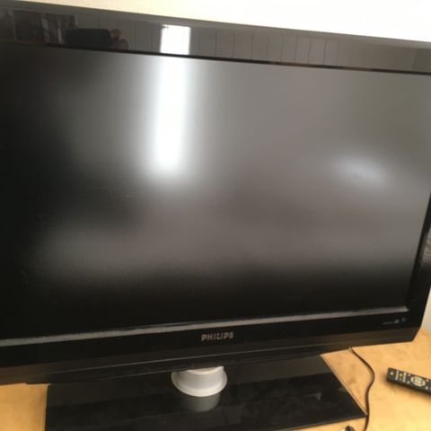 2 brukt tv 8år gammel selges kr300 hver .