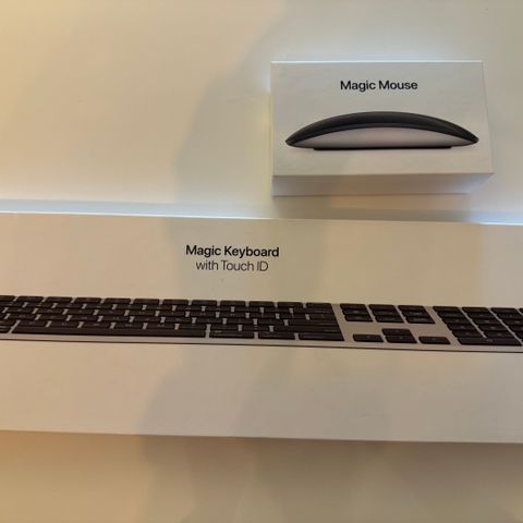 Svært pent brukt Apple magic mus og tastatur selges