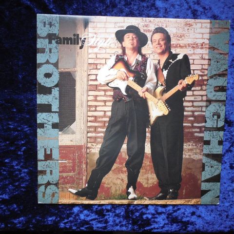 THE VAUGHAN BROTHERS - STEVIE RAY - JIMMIE VAUGHAN - FAMILY STYLE - JOHNNYROCK