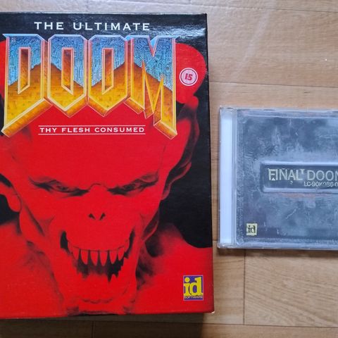 Pc spill BIG BOX! "Ultimate Doom" inkl. "FINAL DOOM" selges!