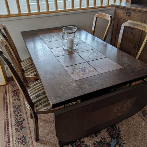Spisebord fra 80 tallet med 40 cm klaff