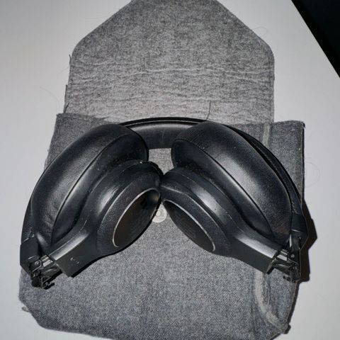 JBL headset