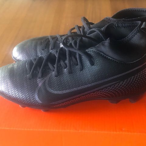 Nike fotballsko str 36