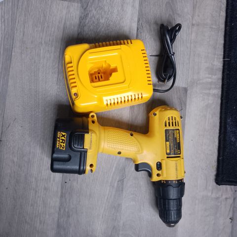 Selger DeWalt drill XR2