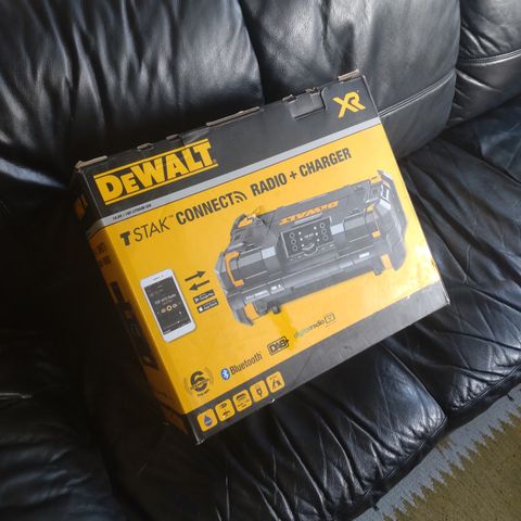 RADIO DEWALT