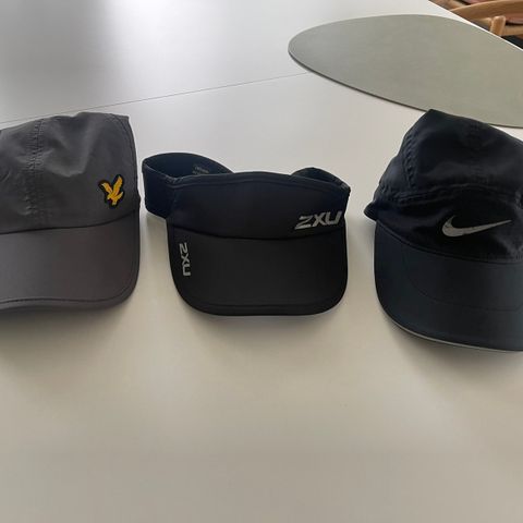 Løpecaps fra Lyle & scott og 2XU