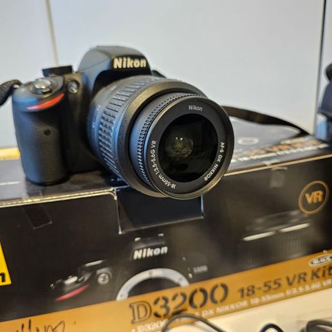 NIKON D3200/18-55VR 24.2 MP BLACK VR-kit