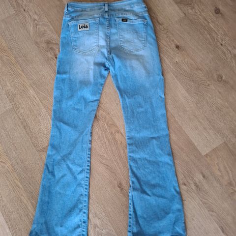 Lois jeans Medium 27×32 lengde