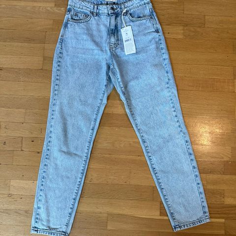 Ubrukt jeans fra Gina Tricot. Str. 36