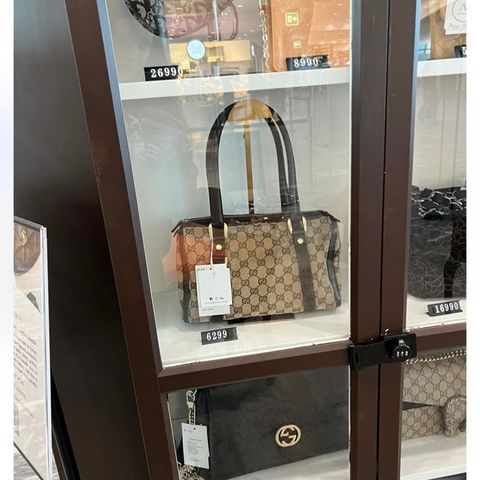 Gucci boston bag monogram ønskes kjøpt