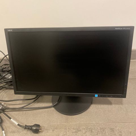 25x Monitorer, tastaturer, datamuser, tv skjerm osv.