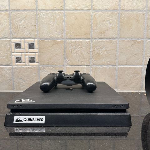 PlayStation 4 Slim med 500g