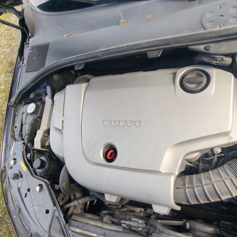 Volvo V70 D5 163 hk  motor