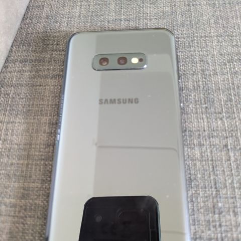 Samsung Galaxy S10e 128 sort