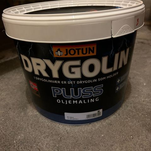Drygolin Pluss oljemaling. Farge: Grå skifer.