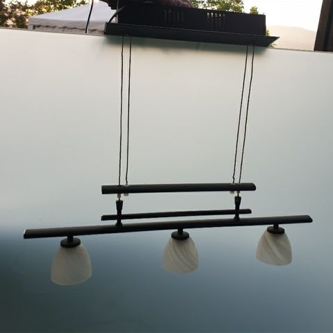 Stilig justerbar sort taklampe med 3 lys