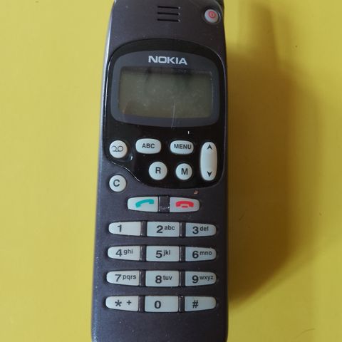 Gammel Nokia 1610 fra 1996.