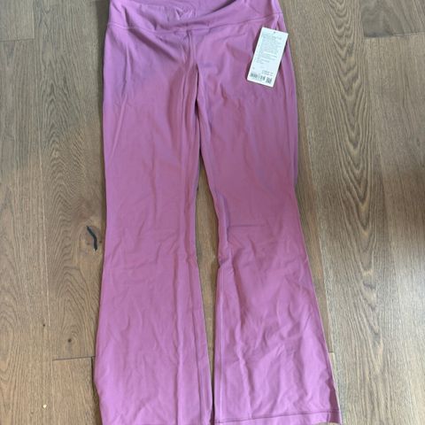 Lululemon LR flared pant str 12 UBRUKT NY