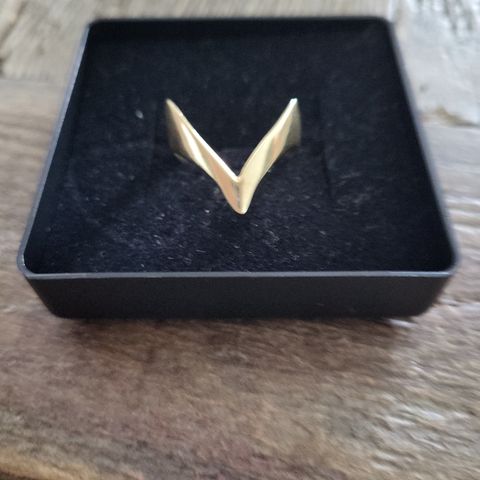 V ring