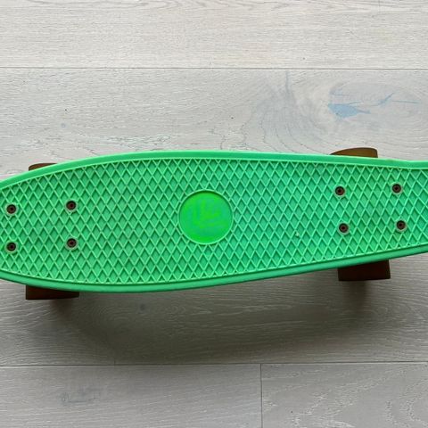 D-street skateboard - 23"