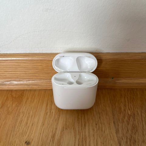 Apple AirPods Lightning ladeboks