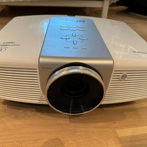 Benq W5000 1080p projektor