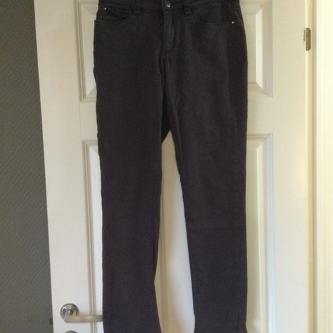 Burgunder wonderjeans fra PM str 38, lengde 76 ben