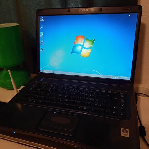 Bærbar PC (compaq)
