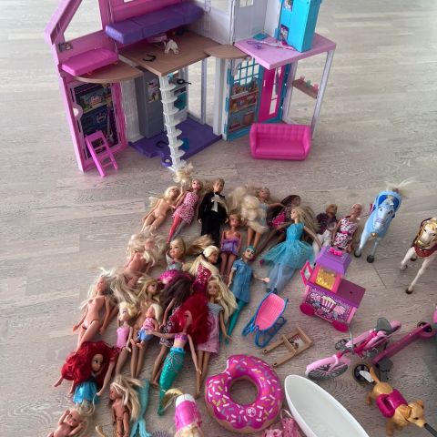 Stor Barbiepakke selges samlet