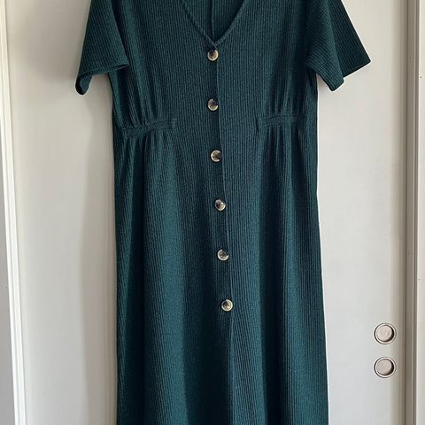 Grønn kjole fra Pull&Bear