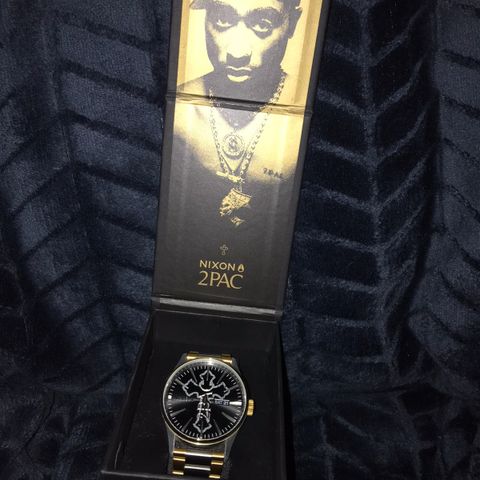 Limited edition nixon 2pac klokke